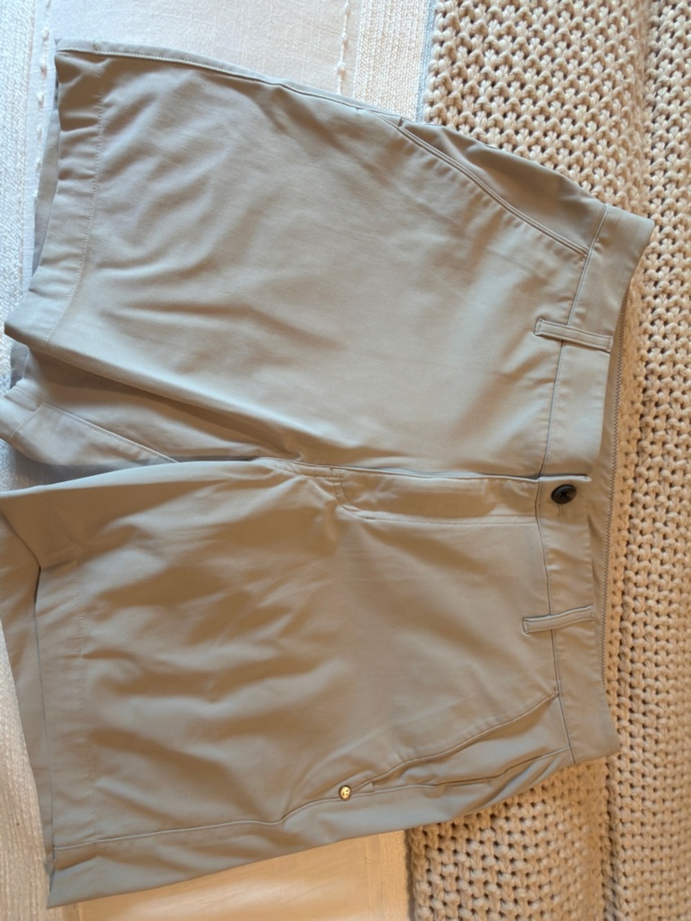 Vuori Men's Vapor Performance Flat-Front Shorts